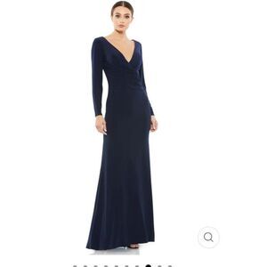 FREE SHIPPING Mac Duggal, Navy, LONG SLEEVE RUCHED JERSEY V-NECK GOWN, Size 10